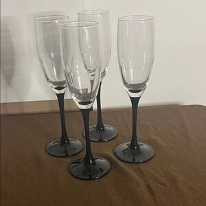 😄Vintage Luminarc France champagne flutes black stemmed glasses